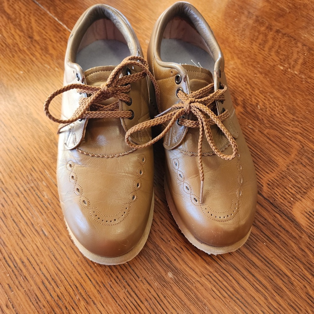 P. W. Minor Orthopedic Beige Lace Up Wedge Heel Comfort Shoe 8 Wide Inserts
